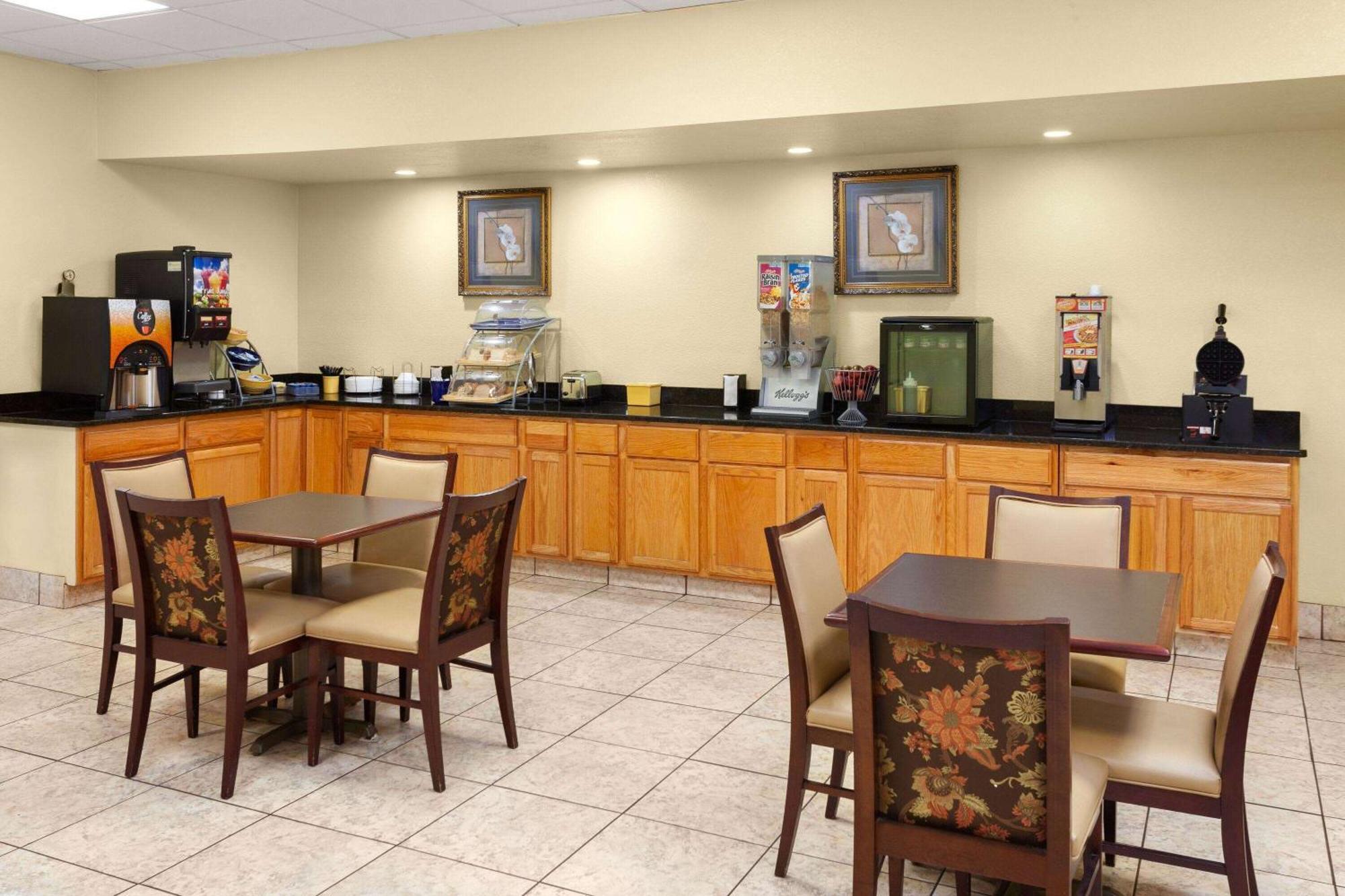 Days Inn By Wyndham Shelby Extérieur photo