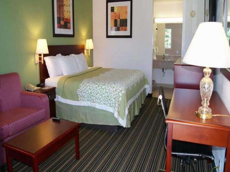 Days Inn By Wyndham Shelby Extérieur photo