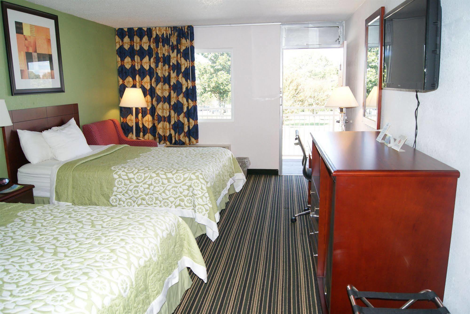 Days Inn By Wyndham Shelby Extérieur photo