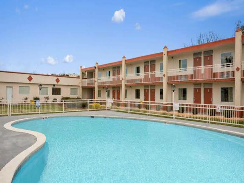 Days Inn By Wyndham Shelby Extérieur photo
